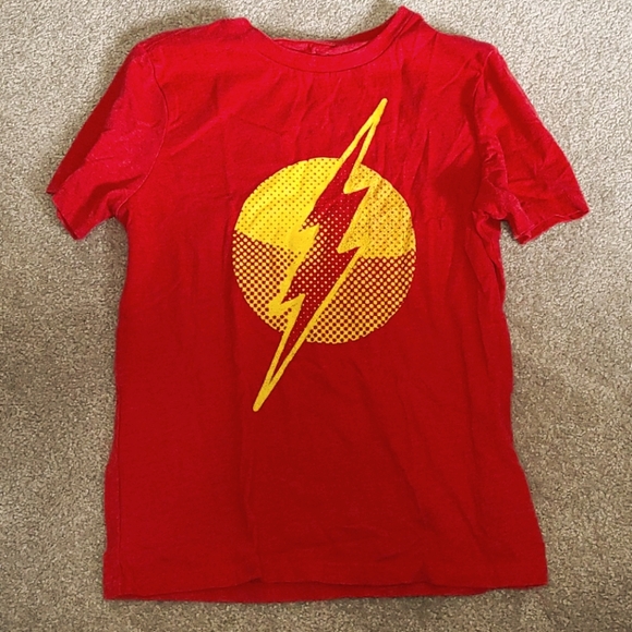 Gap kids & marvel DC team up for this boys t shirt - Picture 1 of 3